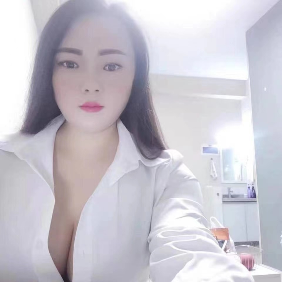 服务控的大胸御姐